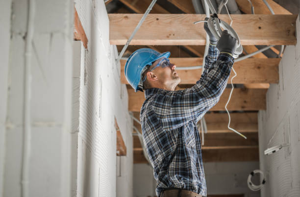 Affordable Emergency Electrician in Alturas, FL